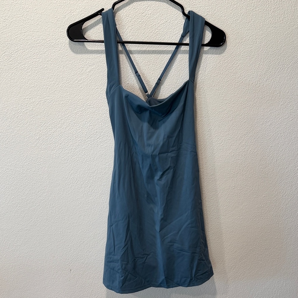 Qinsen square neck, cross cross back Athletic Dress